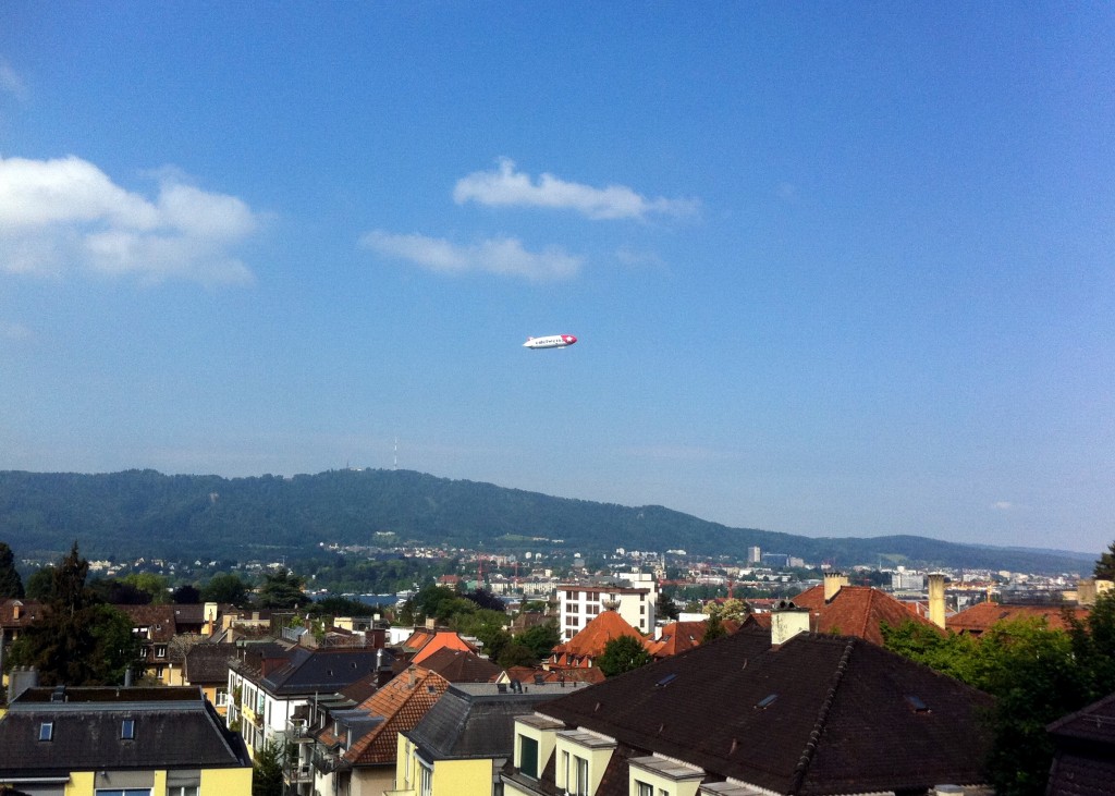 Zeppelin über Zürich